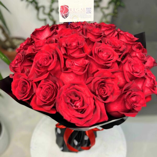 VIP RED ROSES BOUQUET– Bouquet Of Red Stemmed roses - Image 6