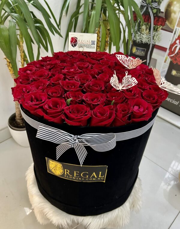 VIP CLASSIC RED BOX ARRANGEMENT – Box Of Classy Red Roses - Image 2