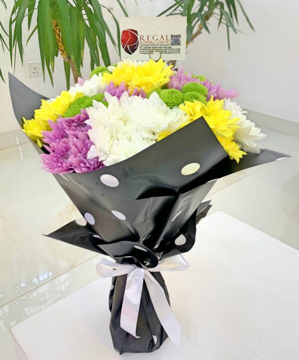 COOL AND CLASSIC - Mix of Chrysanthemums