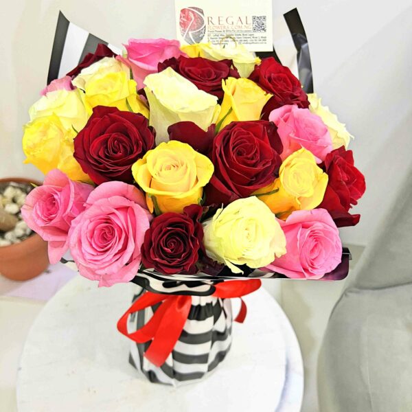 MIXED ROSES BOUQUET –Bouquet of mixed roses ..... - Image 3