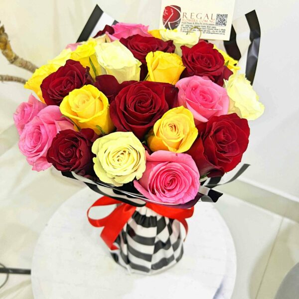 MIXED ROSES BOUQUET –Bouquet of mixed roses .....