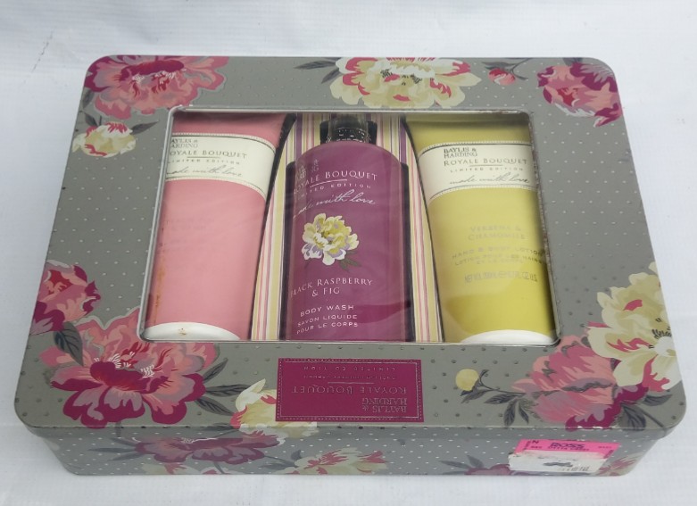 Gift Pack 001 . . . Luxurious gift pack . . . more - Image 2