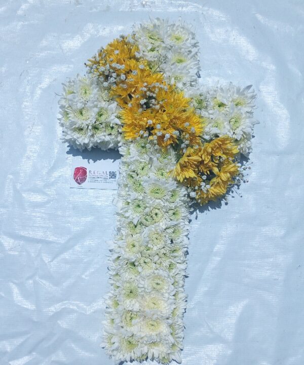 CROSS WREATH 002 - White and yellow Chrysanthemum