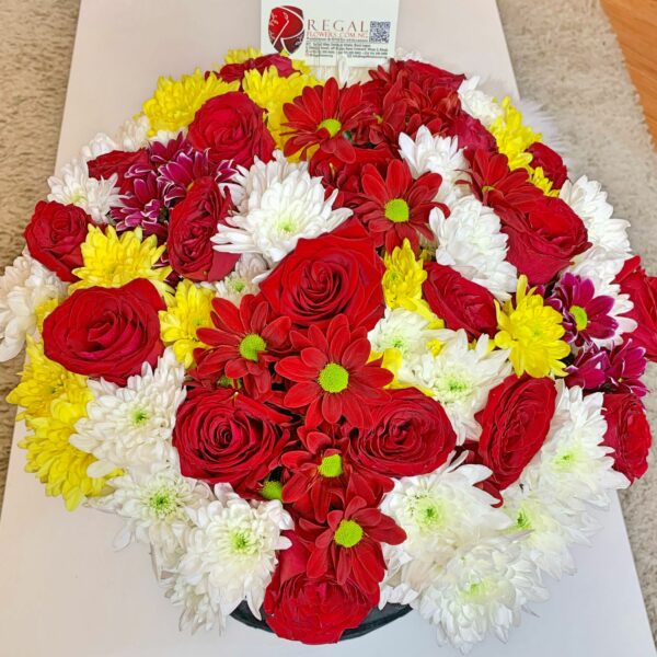 VIP 5 PEAS IN A POD BOX ARRANGEMENT - Roses and Mixed Chrysanthemums - Image 3