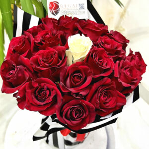 THE SPECIAL ONE  BOUQUET -  Bouquet of contrasting rose colours