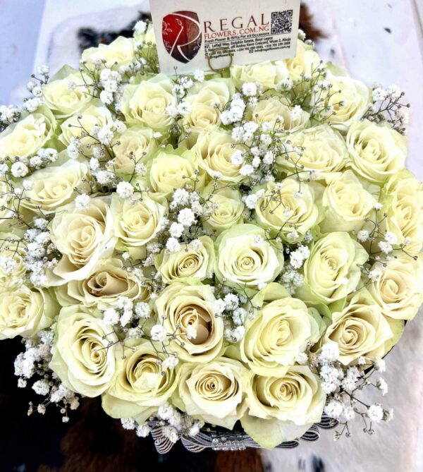 MONALISA BOX ARRANGEMENT- Box Of White Roses And Million Stars - Image 2