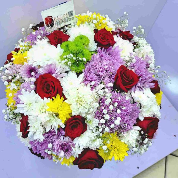 5 PEAS IN A POD BOX ARRANGEMENT- Roses and Mixed Chrysanthemums - Image 7