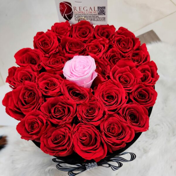 FOREVER YOU - A Luxuriant Box Of Contrasting Forever roses...More - Image 2